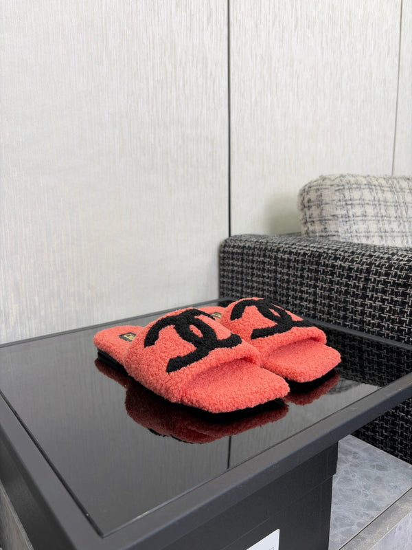 CC 26s Shearling Slide Flat Mules Coral Black Wool 128092