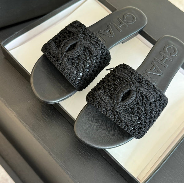 mule sandal black raffia