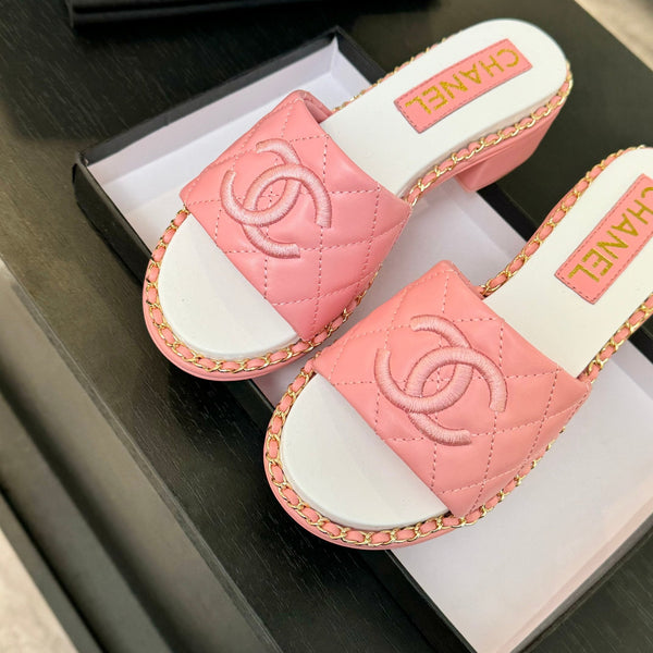 HIGH FLATFORM SLIPPER IN ROUGE PINK EMBOSSED SHEEPSKIN
