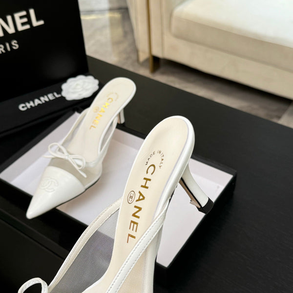 CC 26s Métiers d'Art Pointed-Toe Mule White Mesh Sheepskin 700623