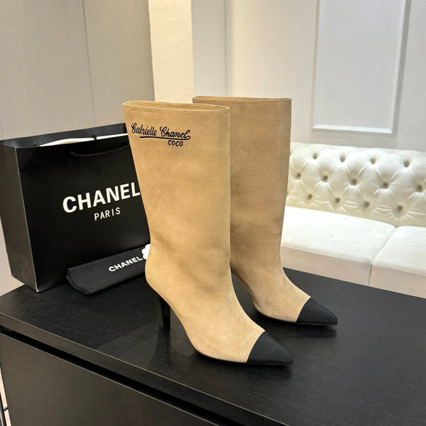 CC Gabrielle Chanel Boots 8.5cm Beige Suede Black Fabric