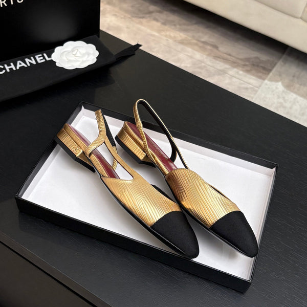 CC 26s Classic Slingback Flat Gold Black Patent Leather 907640