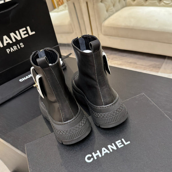 CC 26s Front-Zip Ankle Boots Black Calfskin Leather 106809