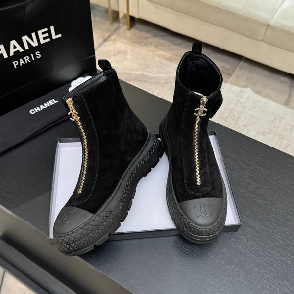 CC 26s Front-Zip Ankle Boots Black Suede Leather 106811