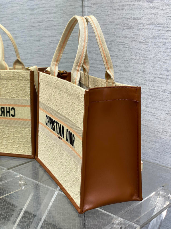Medium Book Tote 37 Beige Oblique Embroidered Raffia Camel Calfskin