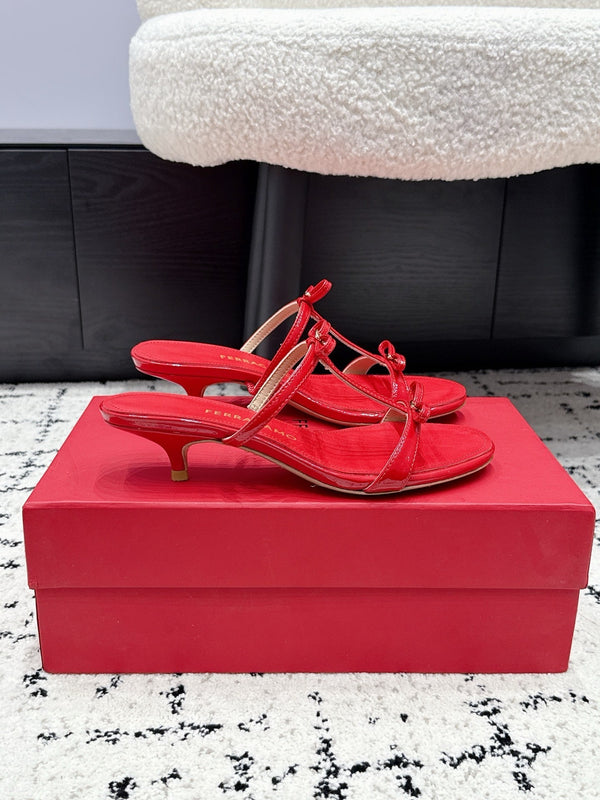 FG 26s T-strap Slippers Red Leather 923517
