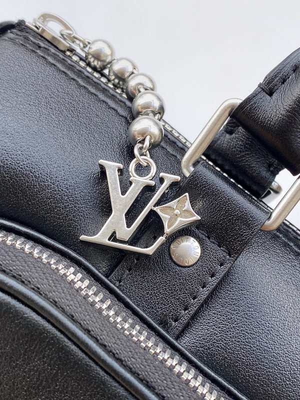 LV M13988 Keepall Bandoulière Cargo 25 Black Caflskin Sliver HW