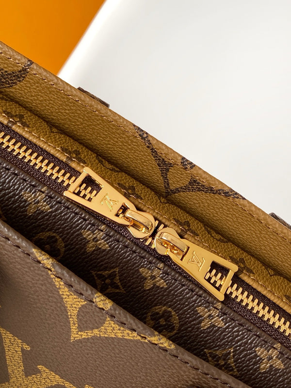 LV M14236 OnTheGo East West Chain 25cm Brown Monogram Giant & Canvas