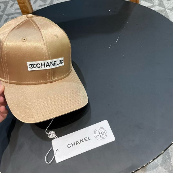 BASEBALL HAT IN GOLD SILK SATIN 404866