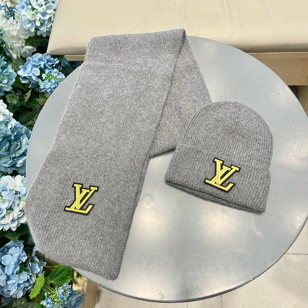 SET SCARF AND HAT IN LIGHT GRAY WOOL 406532