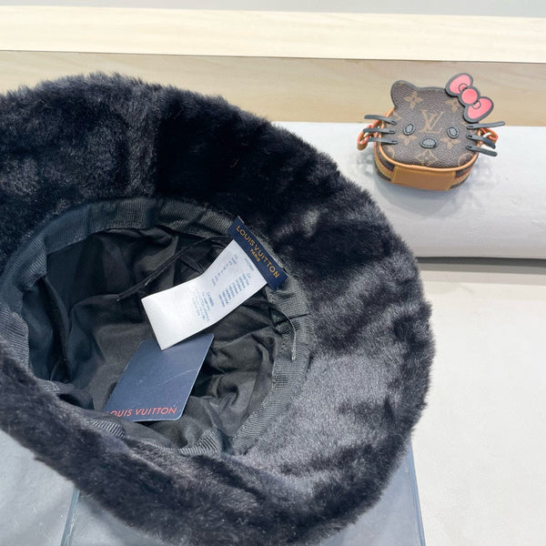 BUCKET HAT IN BLACK WOOL AND LAMB FUR 434939