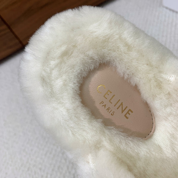 CL 26s Cross-Strap Sandals In White Wool