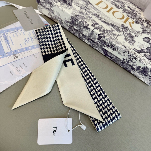 CD 26s Scarf 100cm In Silk 313133