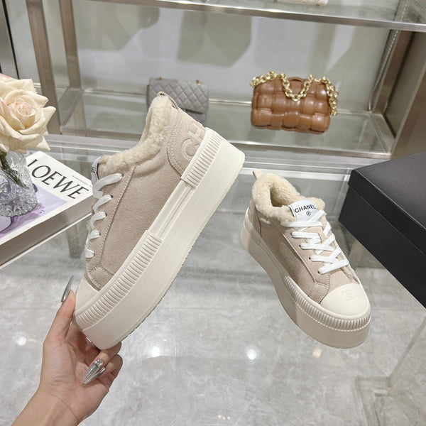 CC Sneaker Light Beige Suede With Wool Lining 944557