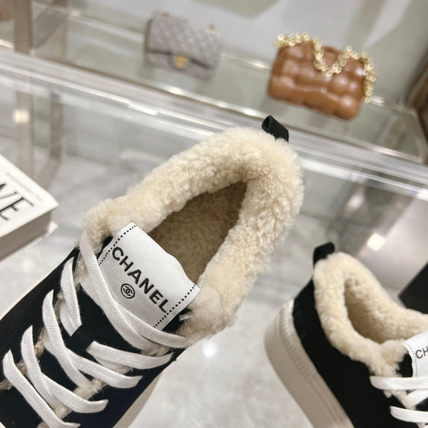 CC Sneaker Black Suede With Wool Lining 944560