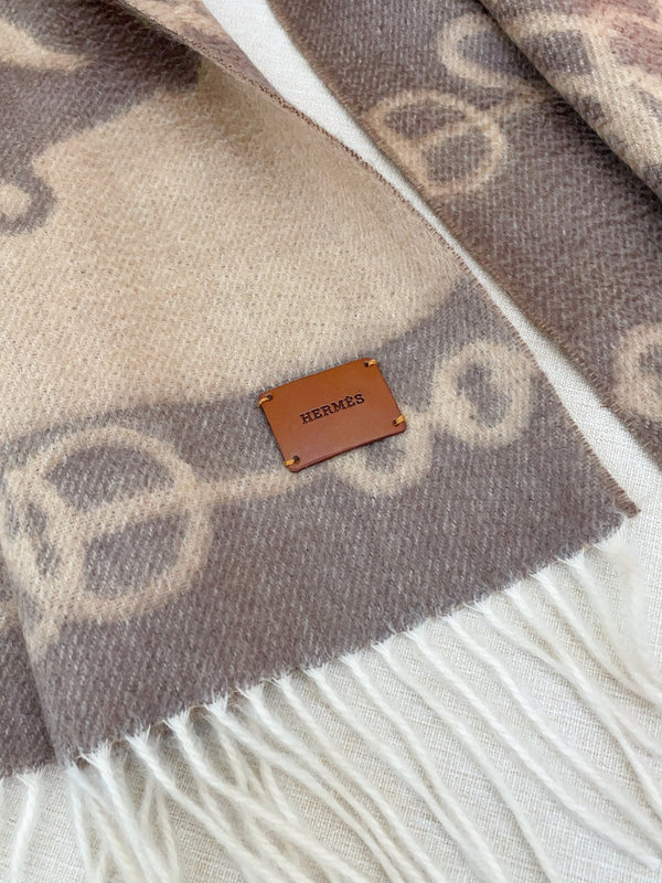 HM Casaque Mors Long Scarf Grey Beige Cashmere 139452