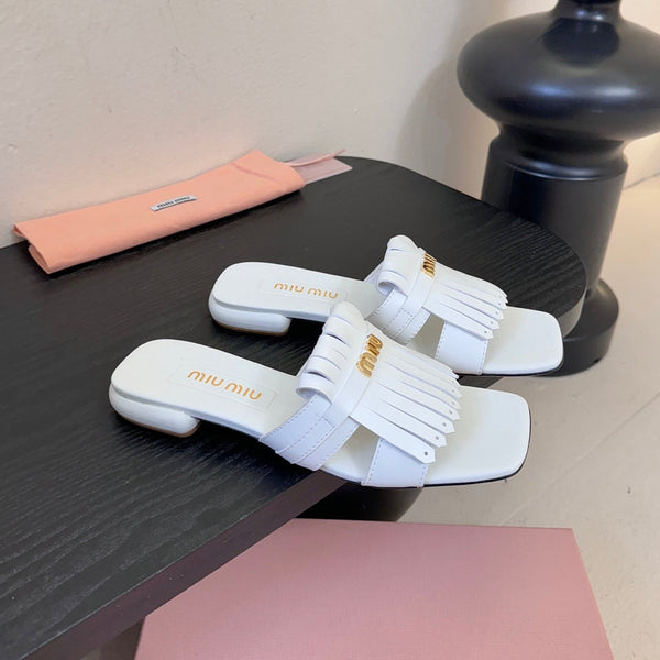 Miu 26s Flat Slippers In White Calfskin