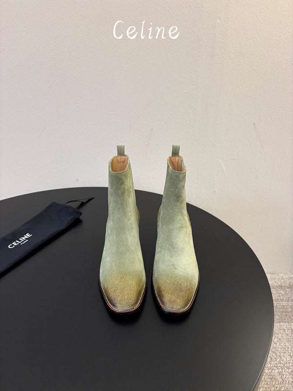 CE 26s Triomphe Chelsea Boots Light Olive Suede 104883