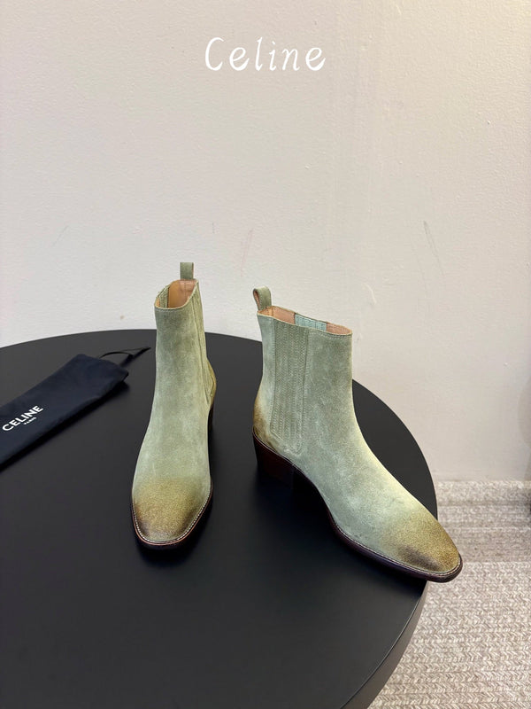 CE 26s Triomphe Chelsea Boots Light Olive Suede 104883