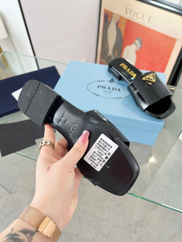 Prad 26s Saffiano Slides 1.5cm Black Glossy Leather 986624