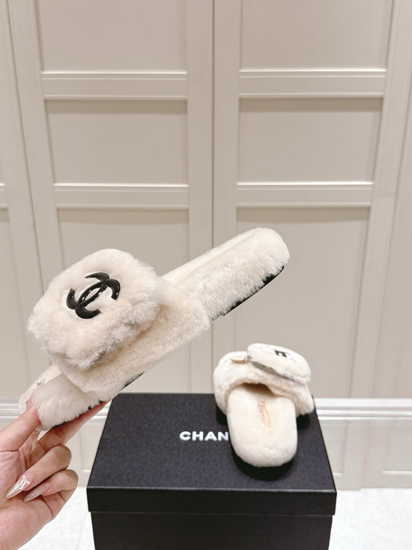 Chanel 25A Early Autumn Slippers Cream Wool 393077