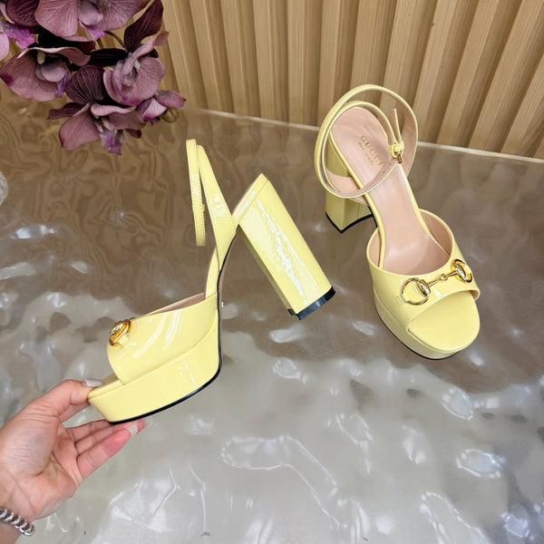 GG 26s Horsebit Platform Sandals 11cm Light Yellow Patent Leather 886499