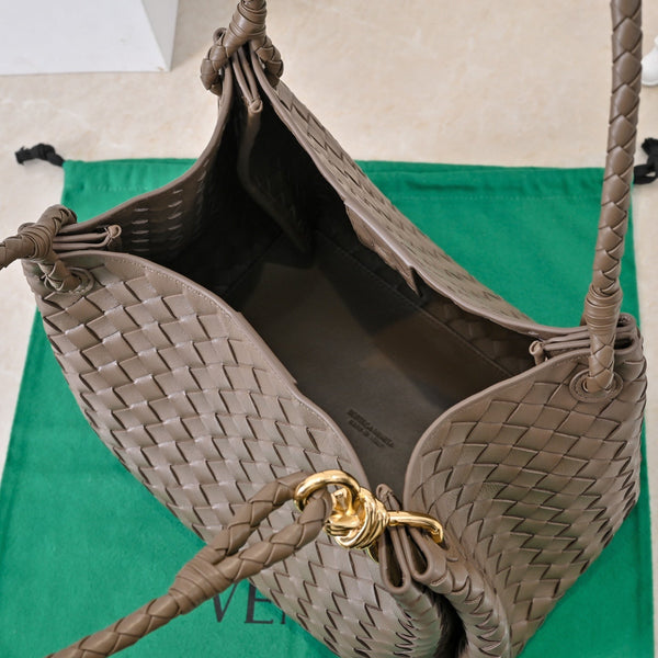 BV 26s Parachute Bag Coffee Intrecciato Leather 291413