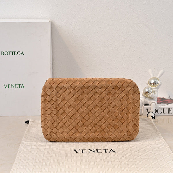 BV 26s Parachute Bag Brown Intrecciato Suede 291415