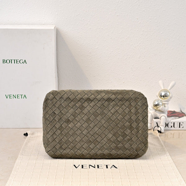 BV 26s Parachute Bag Olive Intrecciato Suede 291417
