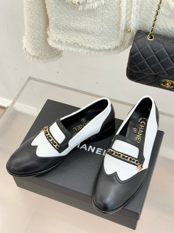 CC 25s Double C Buckle Loafers Black White Calfskin 557705