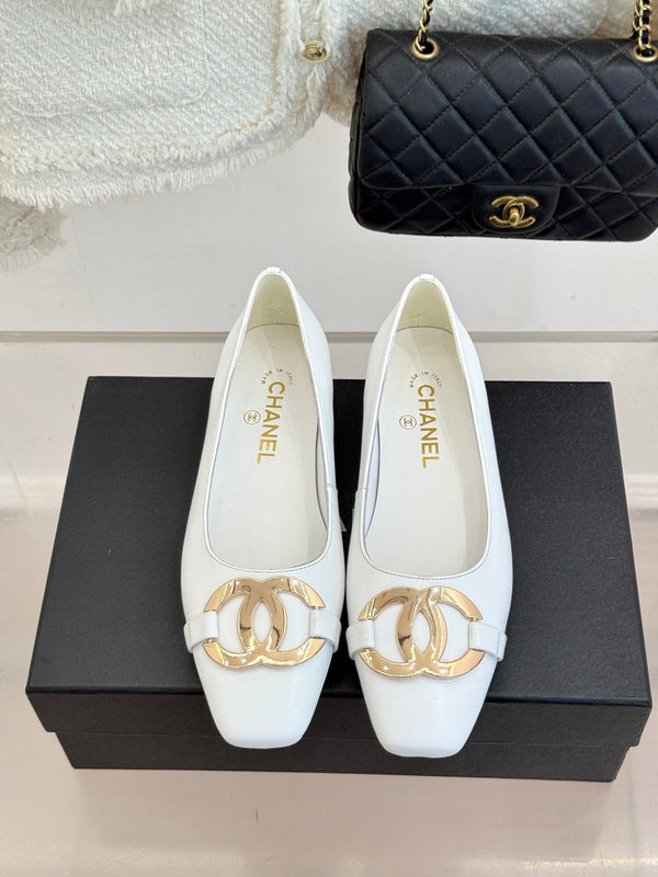 CC 26s Buckle Square Toe Ballet Flat White Lambskin 829736