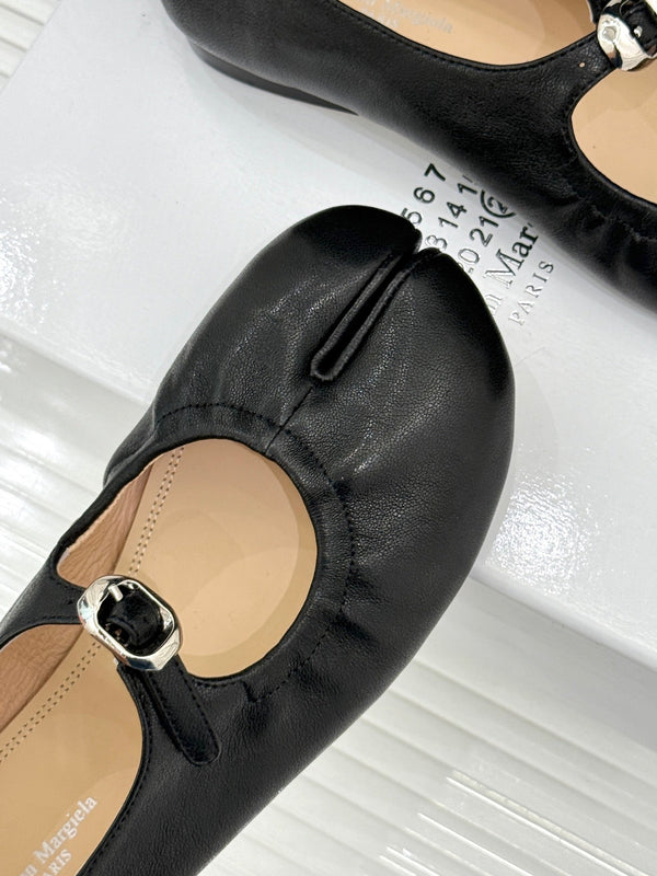 MM6 26s Tabi Mary Jane Ballerina Flats Black Leather 991570