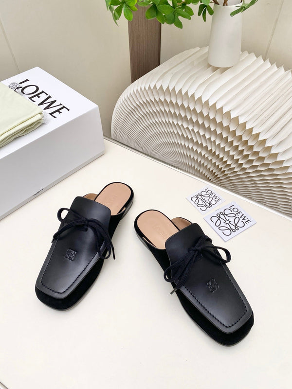 LW 26s Flat Mules In Black Calfskin And Suede