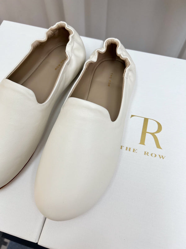 The Row Casa Ballet Flat White Grain Leather 832673