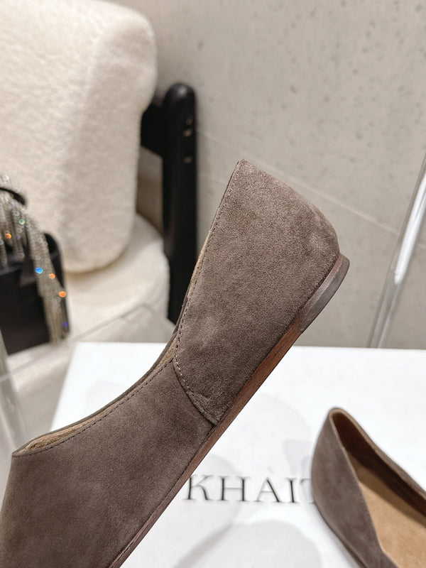 CL 26s Flat Shoes In Toffee Brown Suede