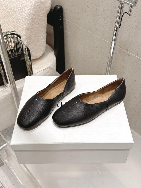 CL 26s Flat Shoes In Black Lambskin