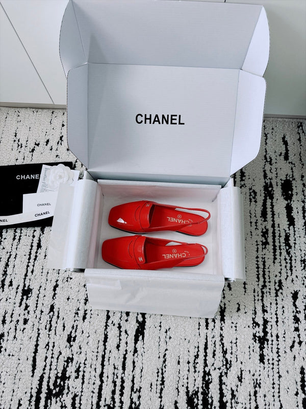 CC AW26 Mocassins Slingback Loafers Red Shiny Leather 942467