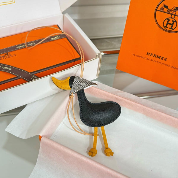 HM Duck Charm Cowhide