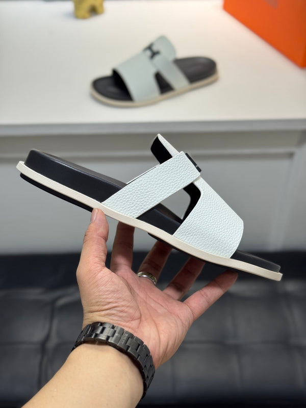HM Oran H Black Buckle Slippers in White Cowhide 735248