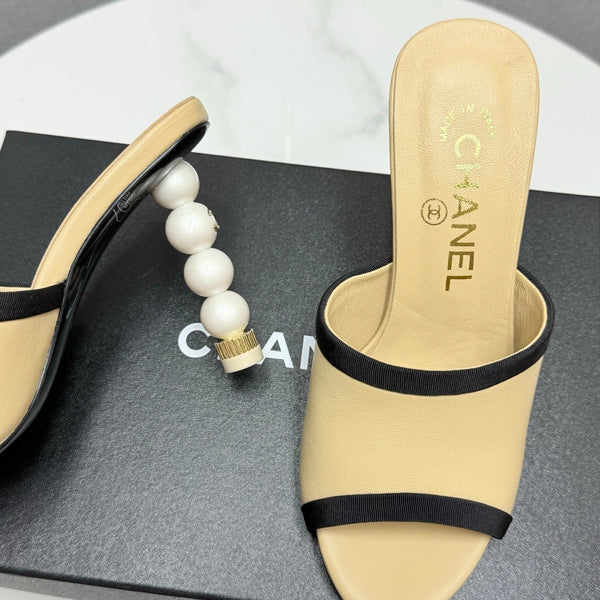 CC 25 High Heel Slippers 85mn Beige Black Sheepskin 368791