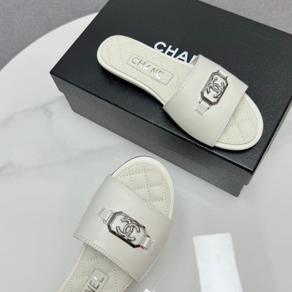 CC 25 Mule Sandals White Sheepskin 368801