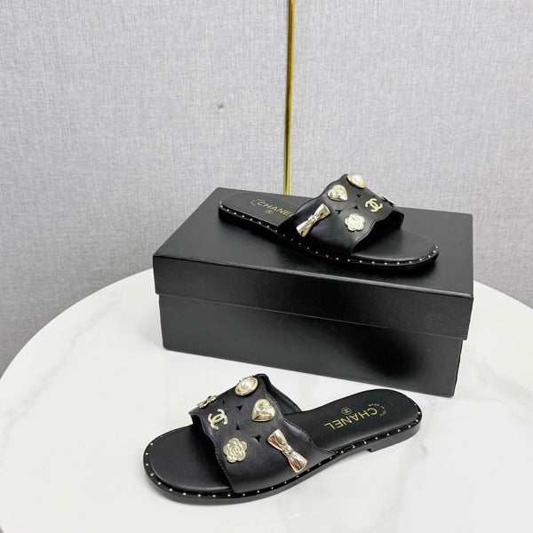 CC 26s Crystal Sandal Black Sheepskin 639831