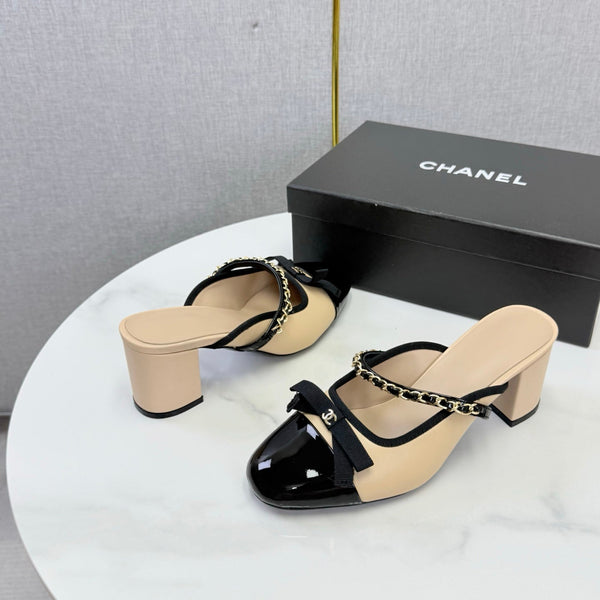 CC 26s High Heel Mules 4.5cm Beige Black Lambskin Patent Leather