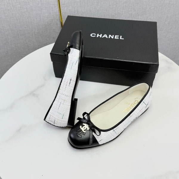 CC 26s Ballet Flats In White Tweed And Black Lambskin