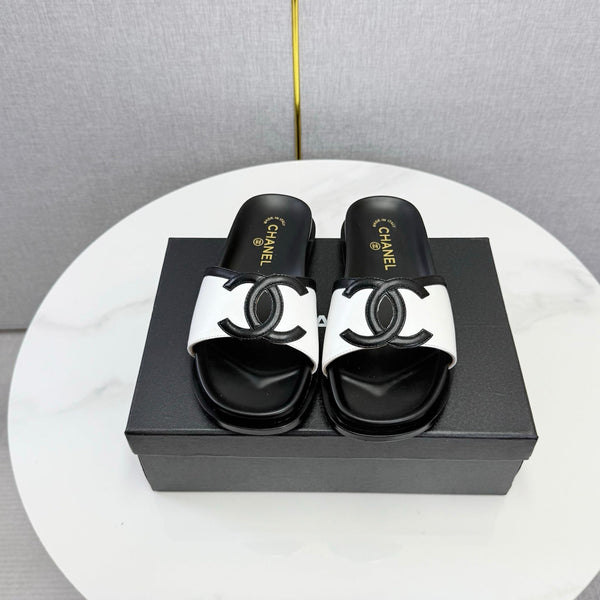 CC 26s Iconic CC Slides White Lambskin
