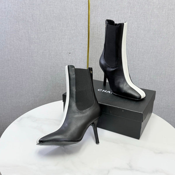 CC 26s Metiers d'Art Boot Black White Lambskin 904453