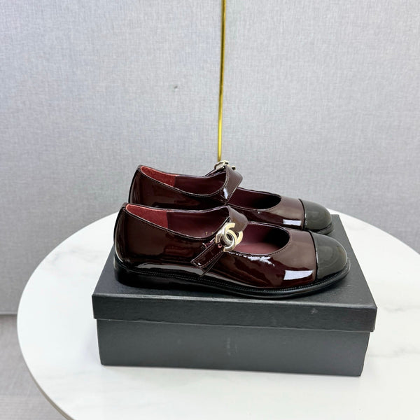 CC 26s Mary Jane Flats Black Burgundy Patent Leather 904490