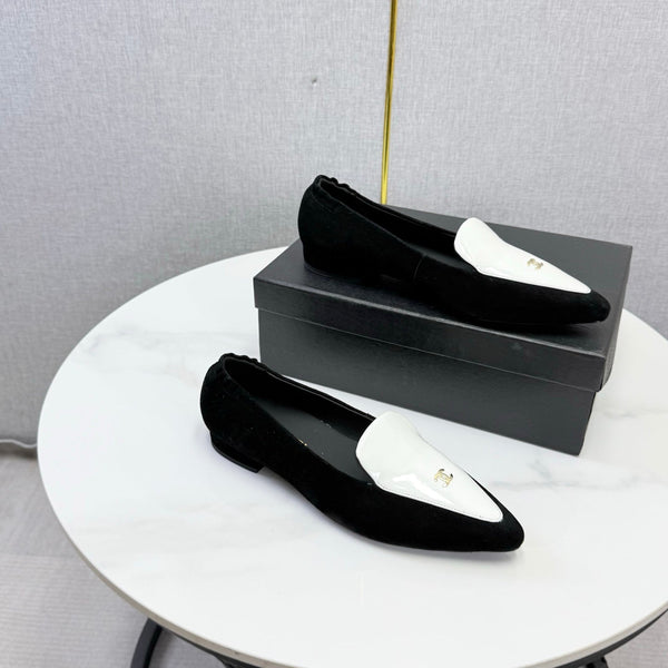 CC 26s Pointed Loafers Black White Suede Patent Leather 972785