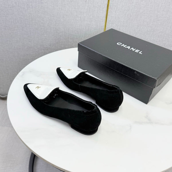 CC 26s Pointed Loafers Black White Suede Patent Leather 972785