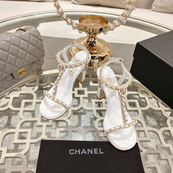 CC 26s Chain T-Strap Charm Sandals 8.5cm White Lambskin 736119